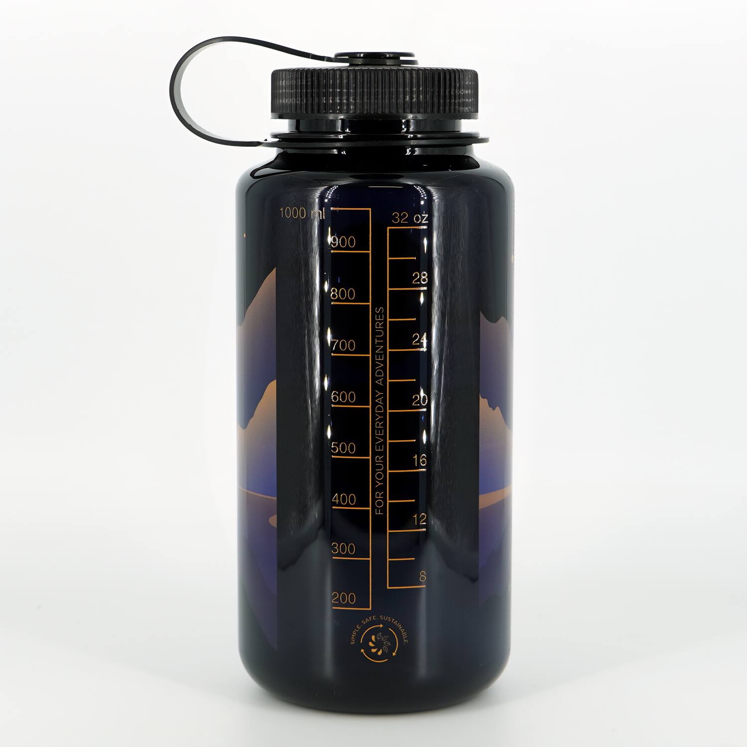 1 (1000 ml 900 32 oz 800 700 600 500 400 ADVENTURES EVERYDAY YOUR FOR 28 24 20 16 12 8 200 SAE LUS WOIPLE GUSTAINABLE