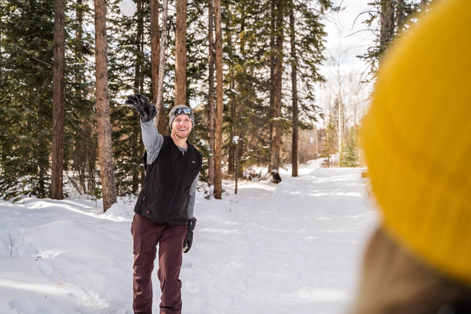 Alt View 6. Mobile Warming - Unisex Peak Heated Vest - Black.