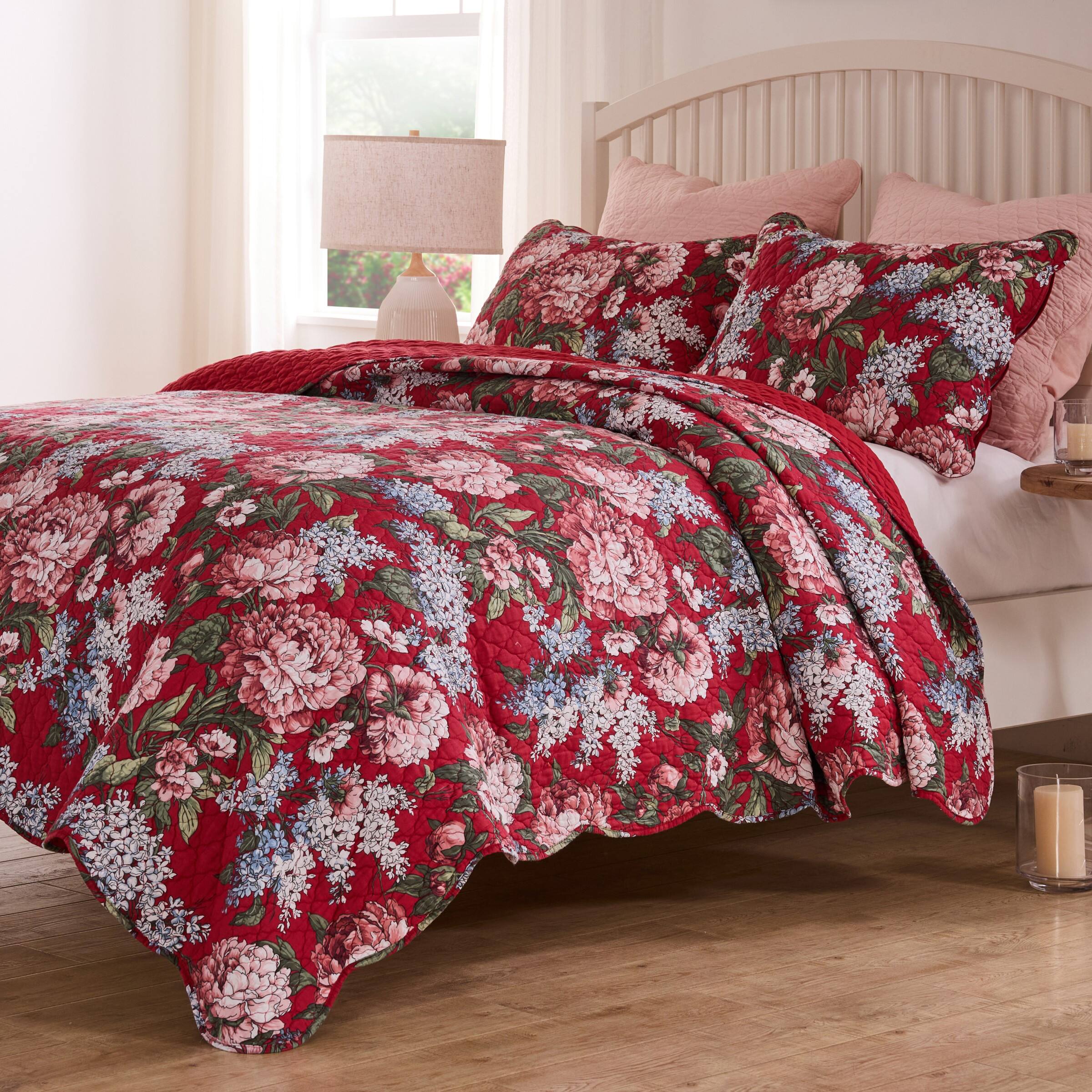 Angle. BreeBe - Millie Quilt Set - 2 Piece Twin/XL - Garnet.