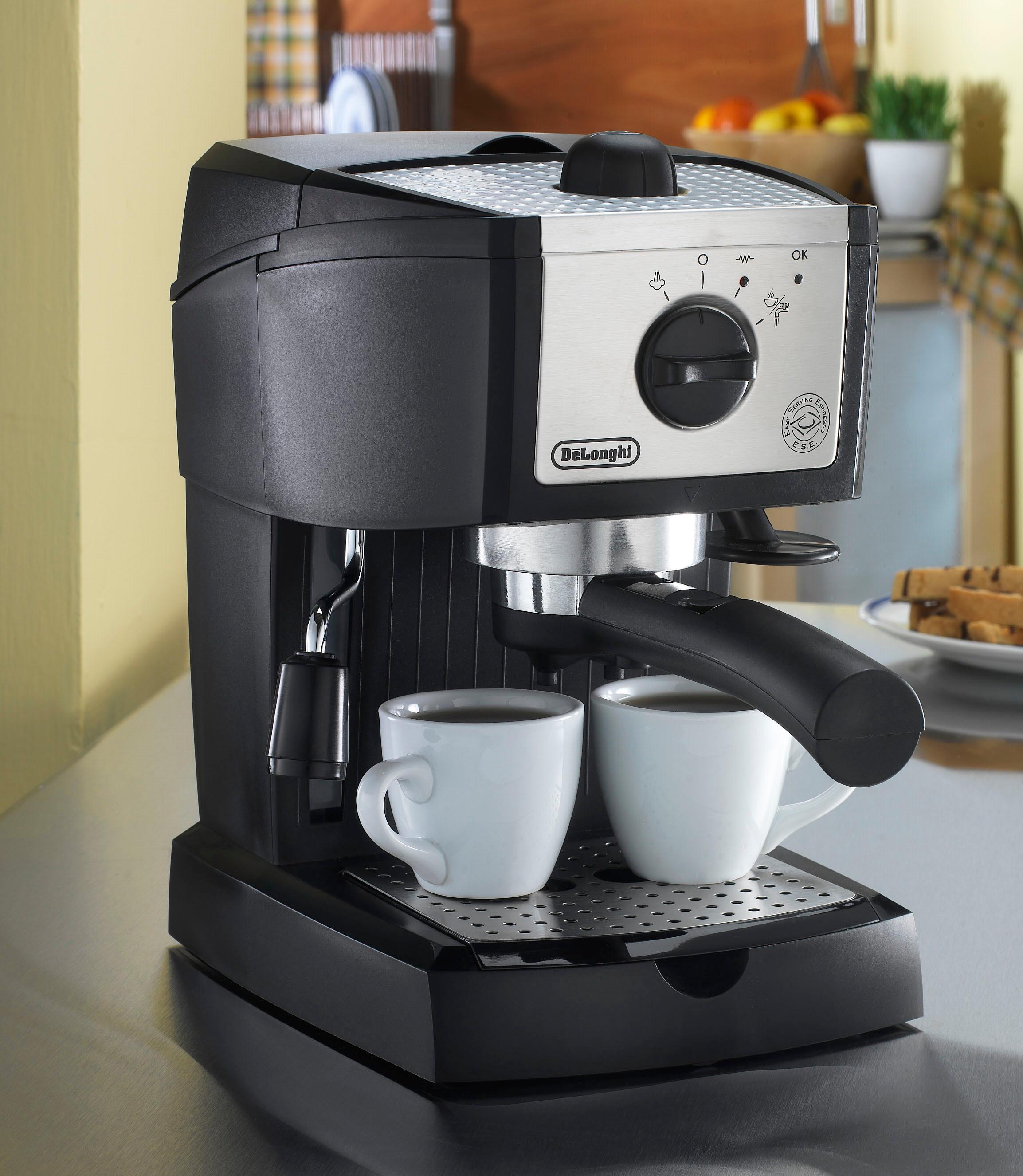 Best Buy: De'Longhi Espresso Machine with 15 bars of pressure