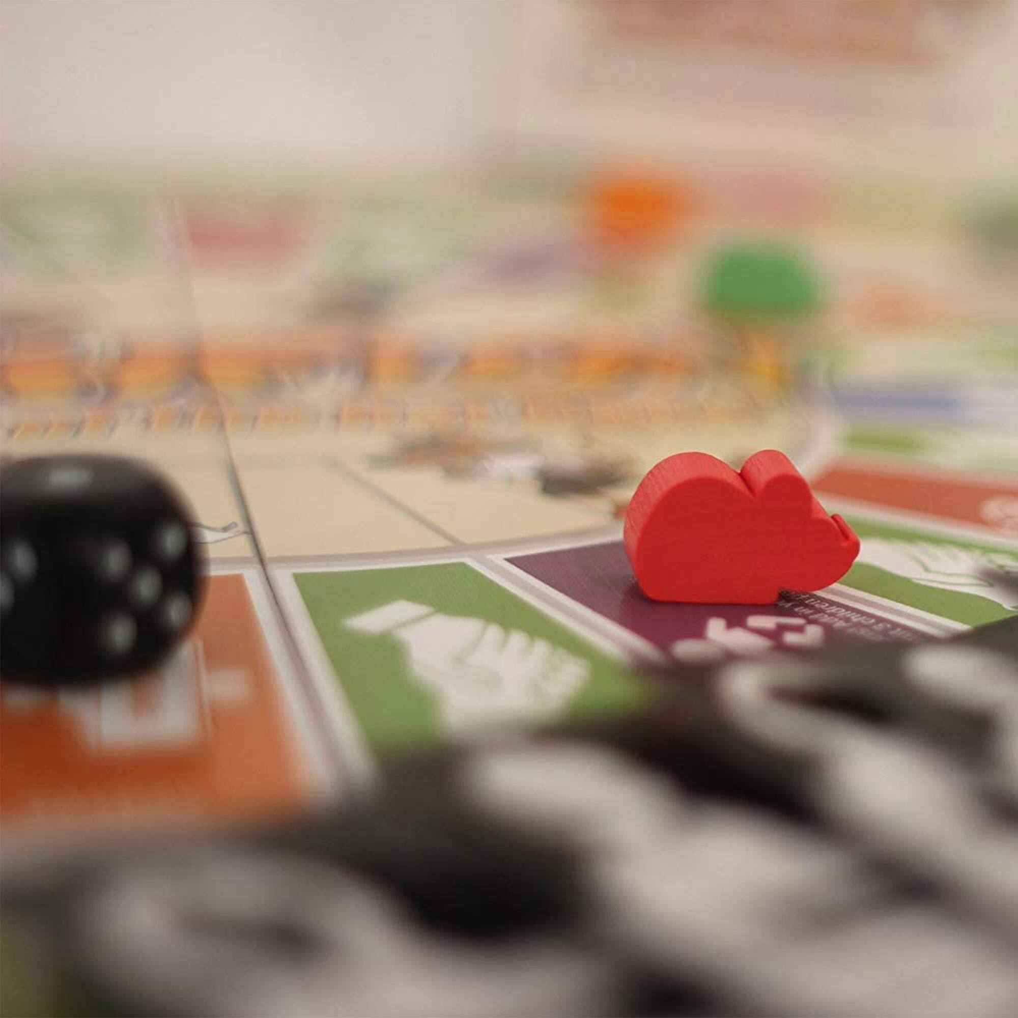 Alt View 2. Rich Dad - Rich Dad CASHFLOW Strategic Investing & Educational Board Game, En Español - Purple.