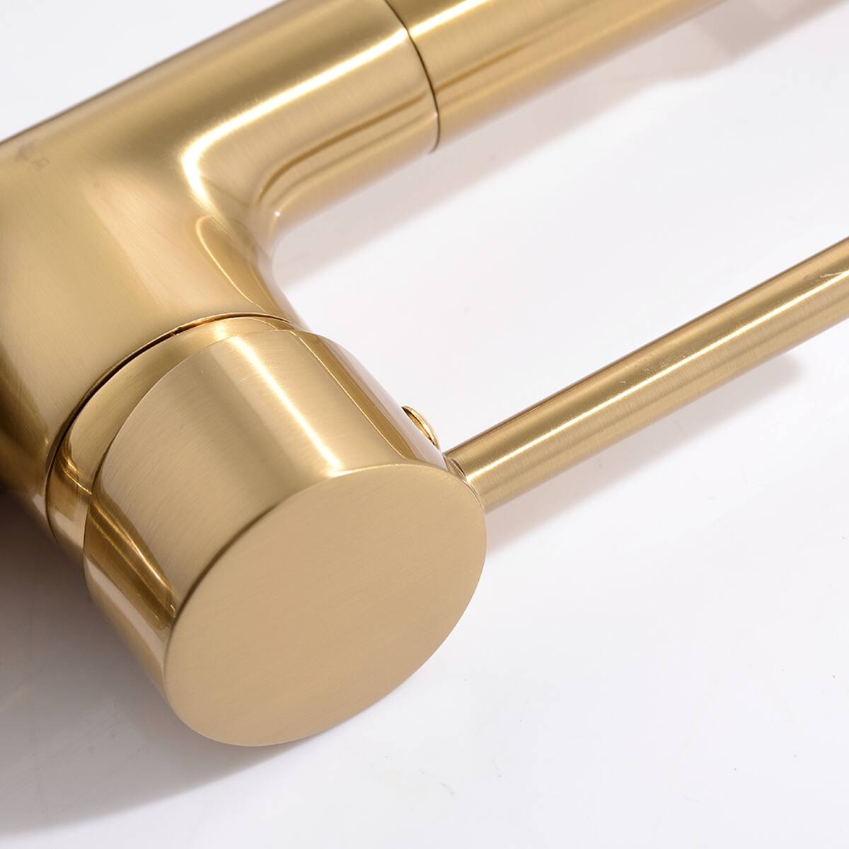 Left. Ropilly - Ropilly LED Kitchen Faucet with Pull Down Sprayer, Single Handle Gold Brass Kitchen Sink Faucet - Gold.
