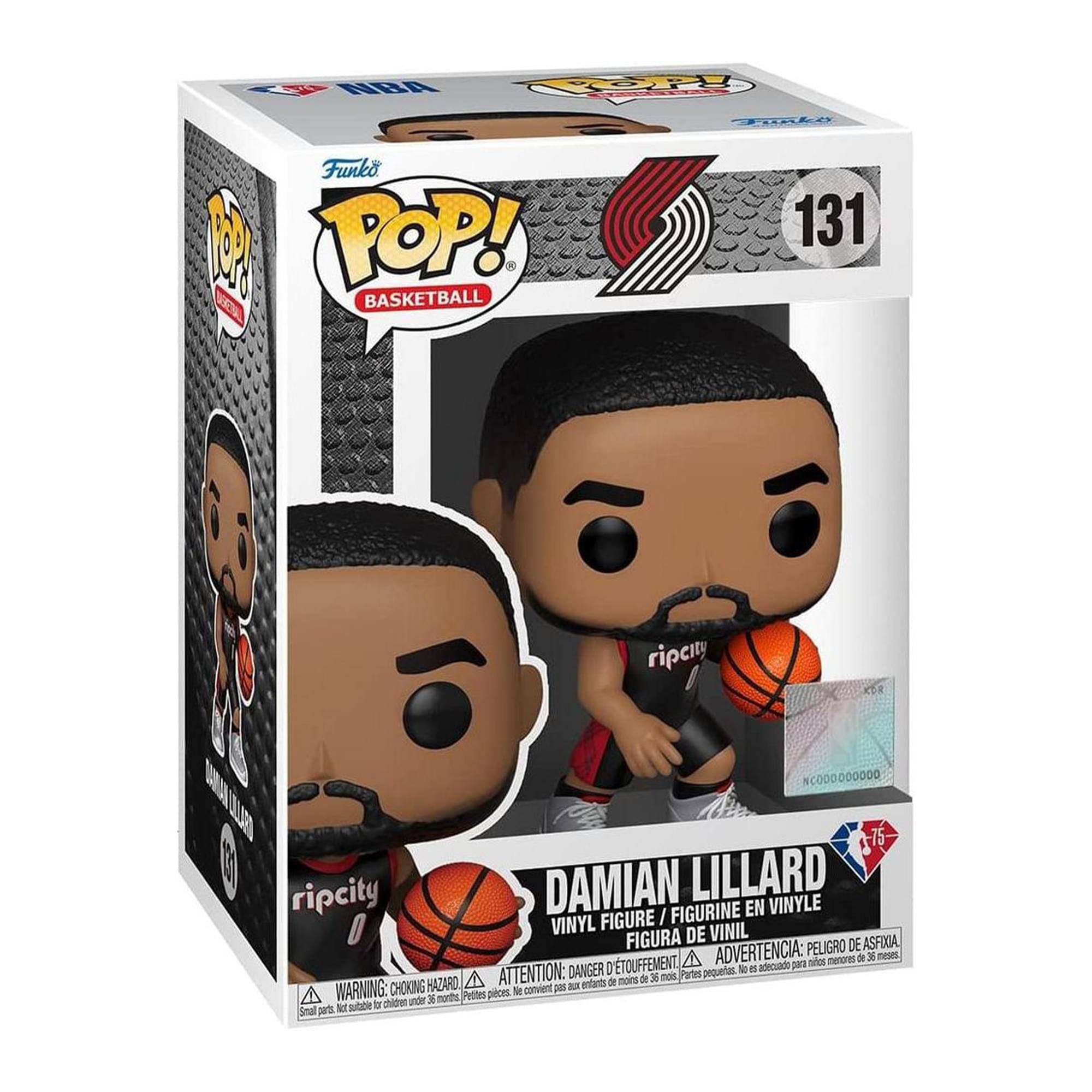 NBA  
Funko POP!  
BASKETBALL  
131  

DAMIAN LILLARD  
VINYL FIGURE / FIGURINE EN VINYLE / FIGURA DE VINIL  

ripcity  

WARNING: CHOKING HAZARD - Small parts. Not suitable for children under 3 years.  
ATTENTION: PELIGRO DE ASFIXIA - Piezas pequeñas. No conviene para menores de 36 meses.  
ADVERTENCIA: DANGER D'ETOUFFEMENT - Petits pièces. Ne convient pas aux enfants de moins de 36 mois.