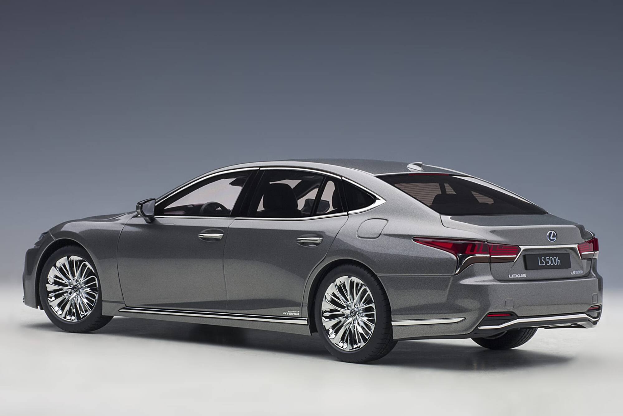 LEXUS LS 500h 5500 HYBRID