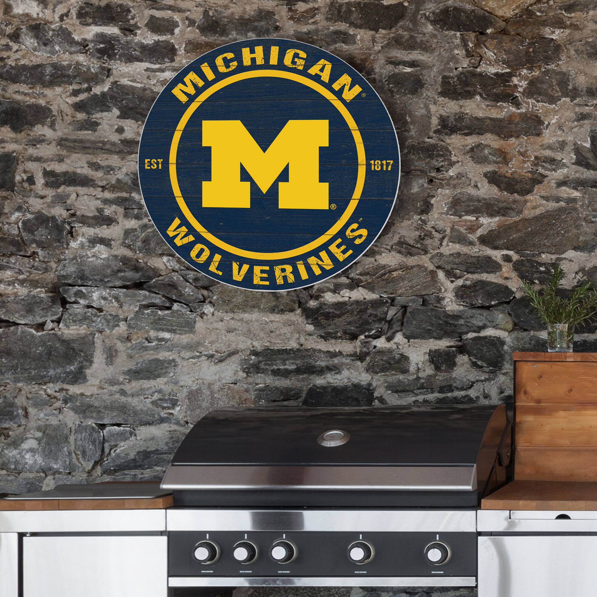 MICHIGAN  
EST 1817  
WOLVERINES