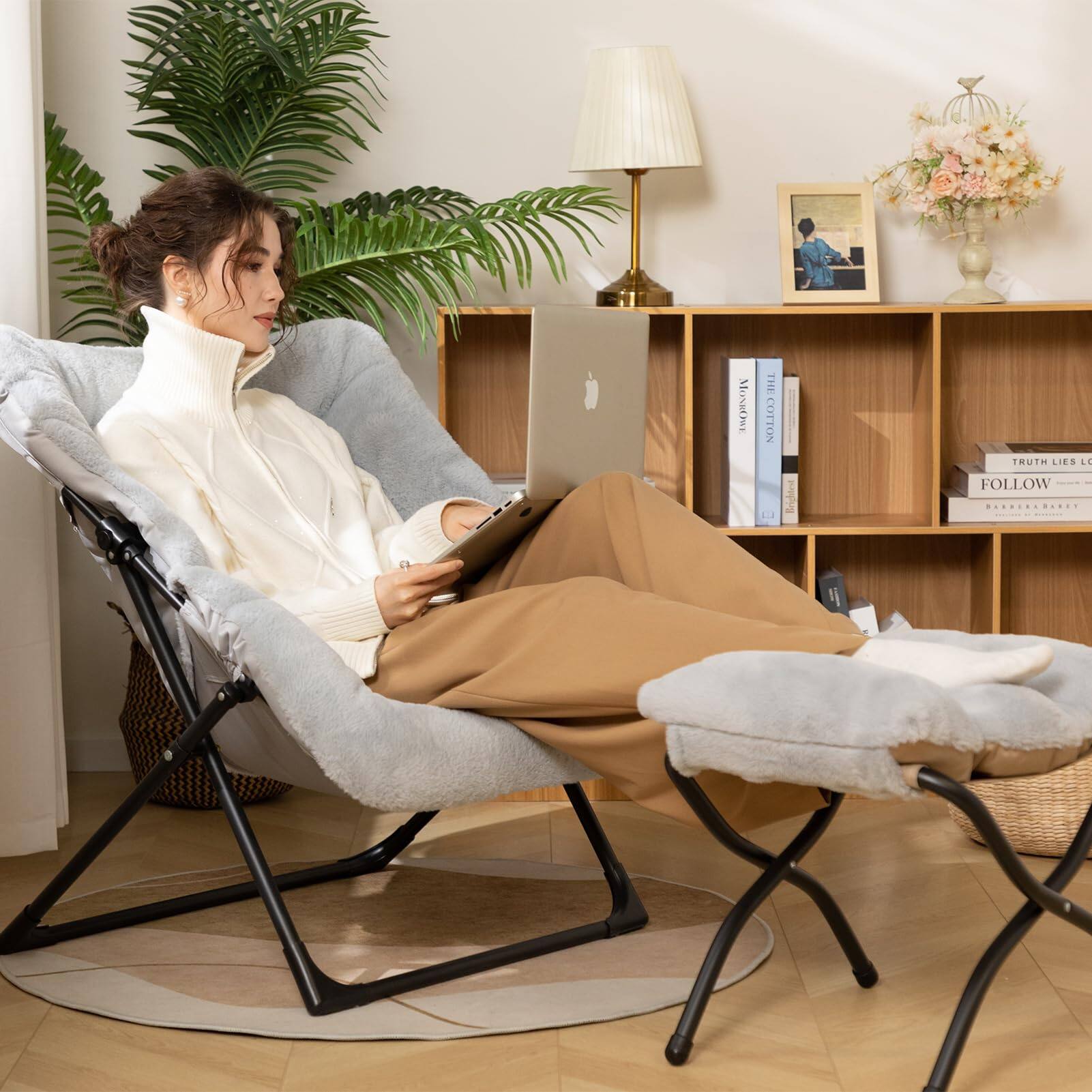 The text on the image reads:

"THE COTTON L SIGHT TRUTH LIES LO FOLLOW"