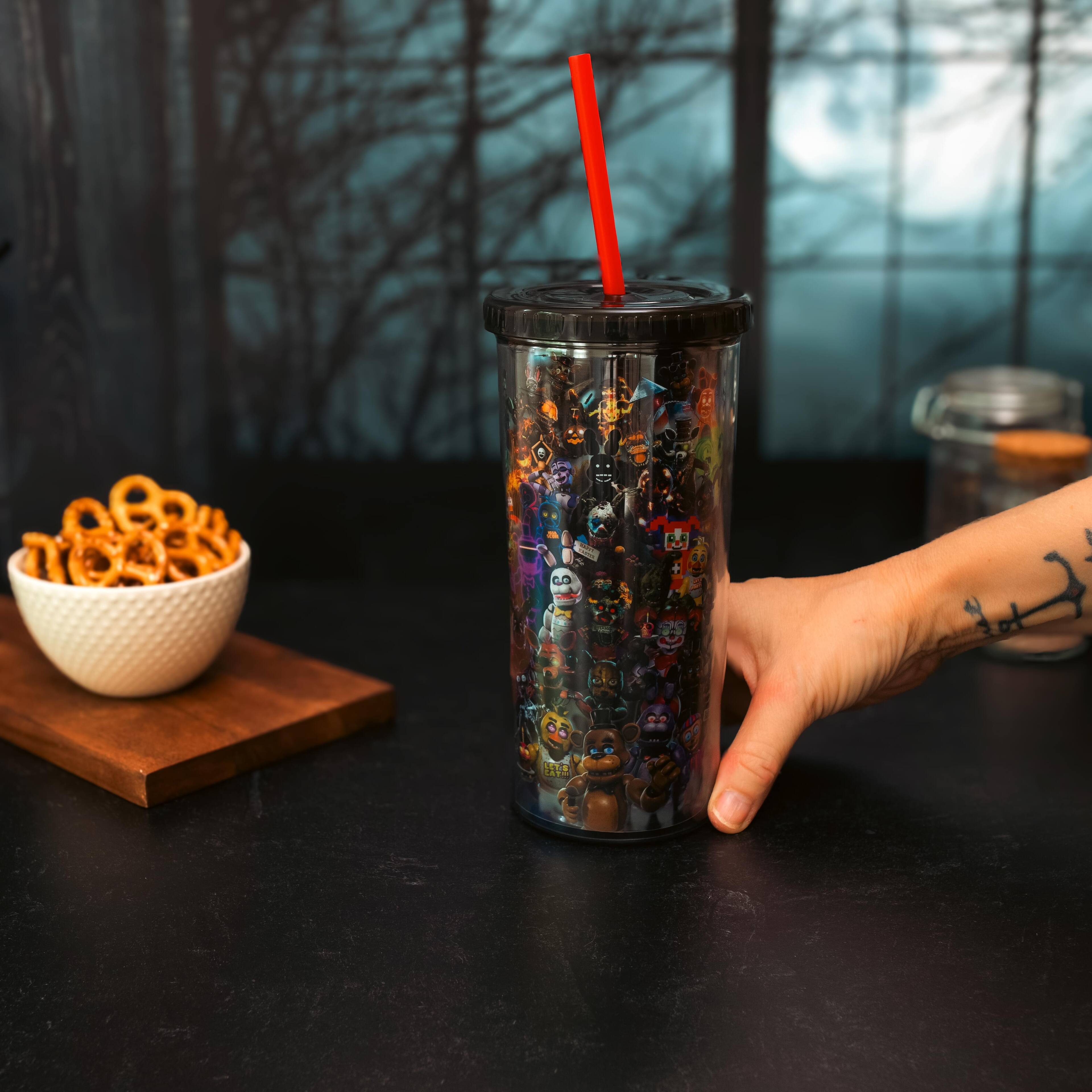 Alt View 2. Silver Buffalo - Five Nights At Freddy's Collage 20-Ounce Carnival Cup With Lid and Straw - Black/Red.