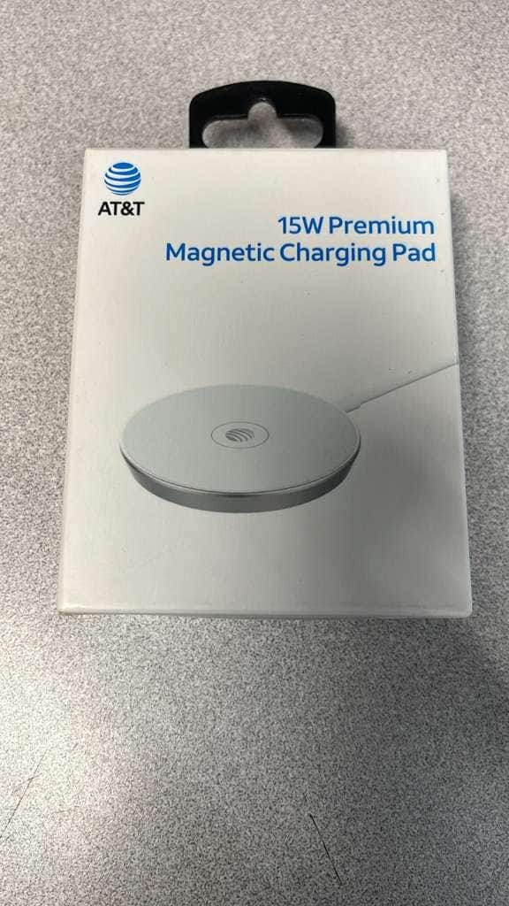 AT&T - Fast Charge 15W Premium Mini Magsafe Wireless Charging Pad - White