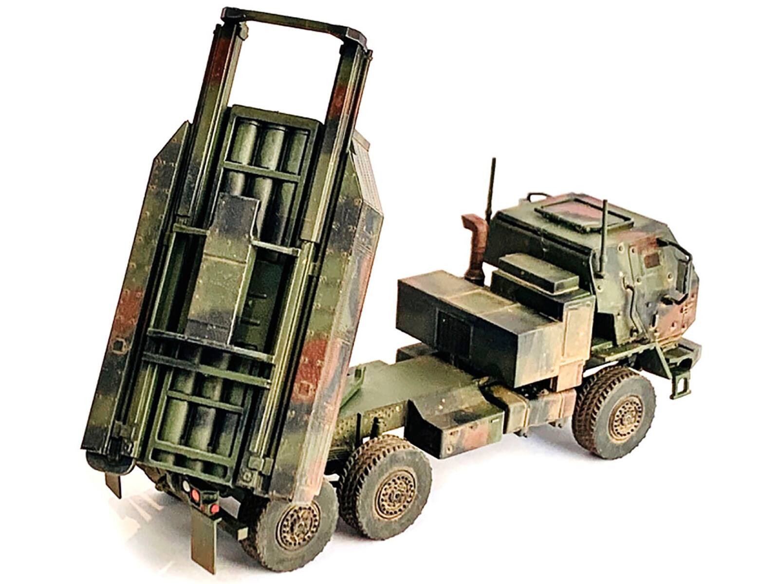 Angle. Dragon Models - United States M142 High Mobility Artillery Rocket System (HIMARS) Green Camouflage NEO Dragon Armor Series 1/72 - Multi.
