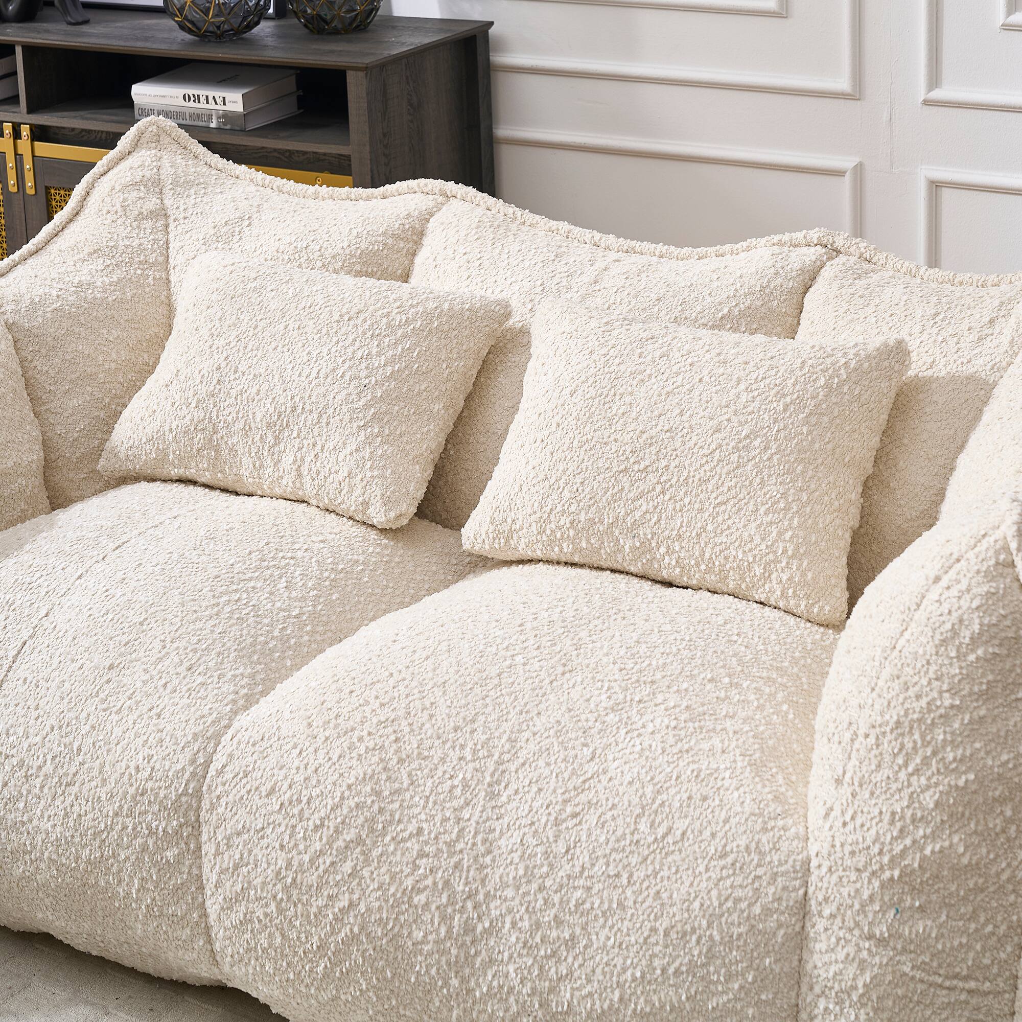 The text on the image reads:

"ORAMA
CRAFTERIA DE MUEBLES"