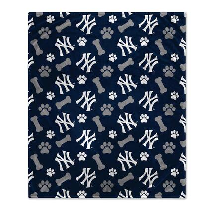 Front. Pegasus - New York Yankees 40" x 50" Lightweight Bones Flannel Fleece Pet Blanket - Navy.