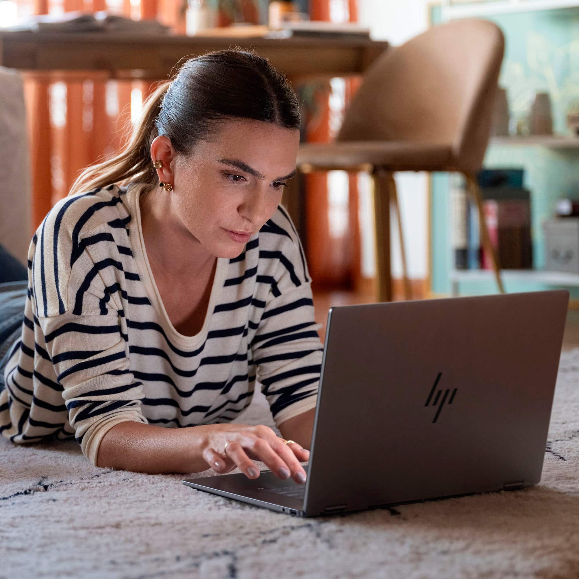 Alt View 19. HP - OmniBook X Flip 2-in-1 - Copilot+ PC - 16" 2K Touch-Screen Laptop - Intel Core Ultra 7 - 16GB Memory - 1TB SSD - Eclipse Gray.