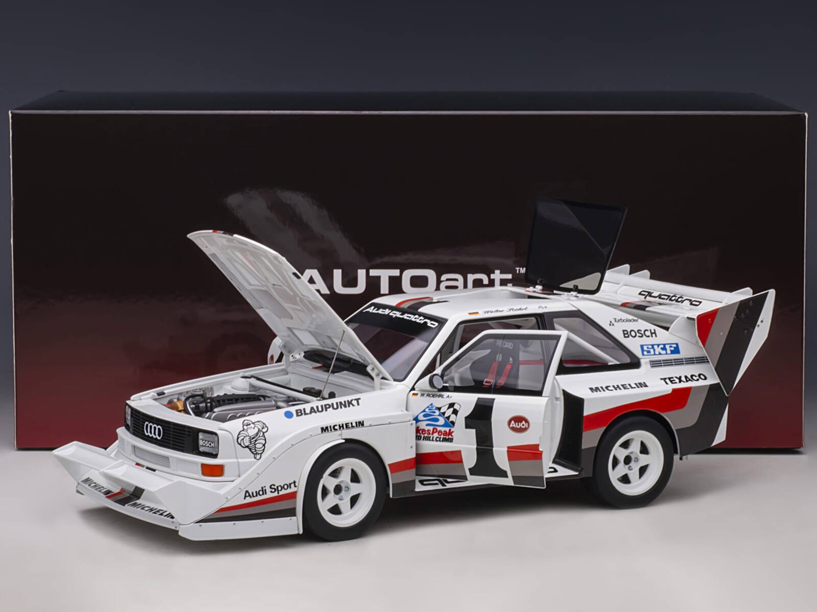 AUTOart Audi quattro REOIPO quattro Turbo 5 BOSCH SKF (10 BOSCH BLAUPUNKT MICHELIN FRER kesPeak TO HILL CLIMB Audi TEXACO MICHELIN Audi Sport