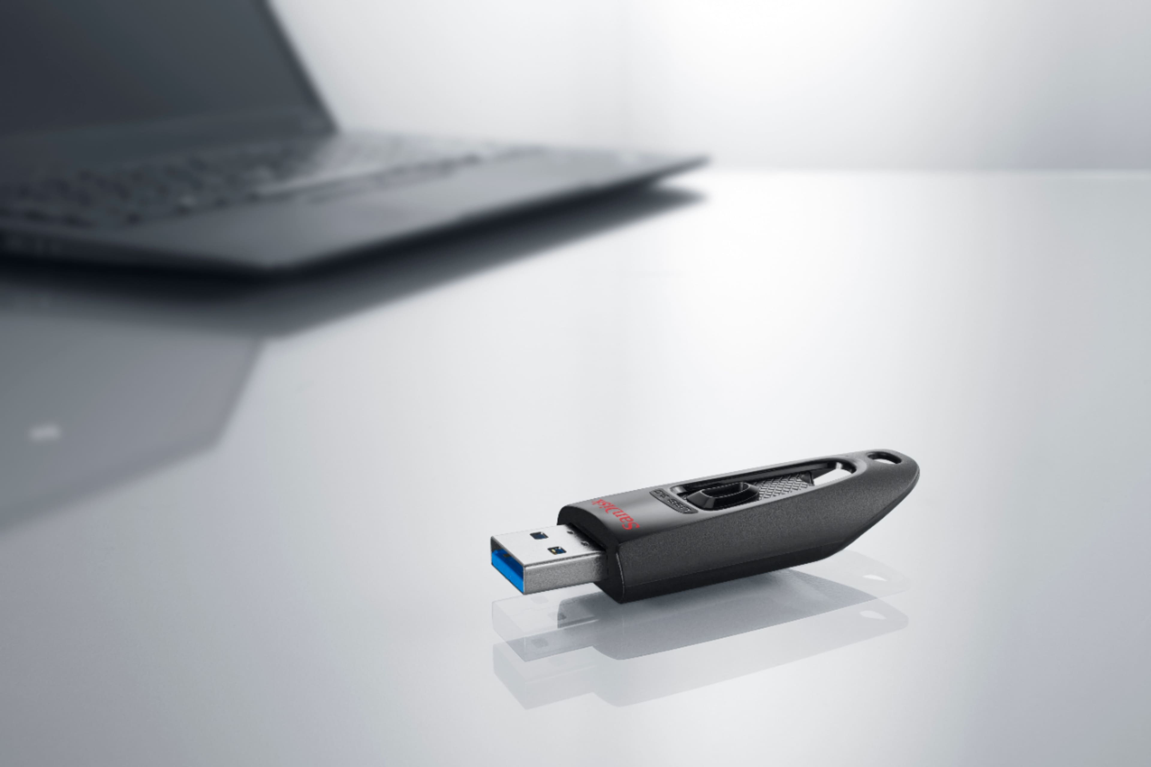 Alt View 15. SanDisk - Ultra 32GB USB 3.0 Flash Drive - Black.