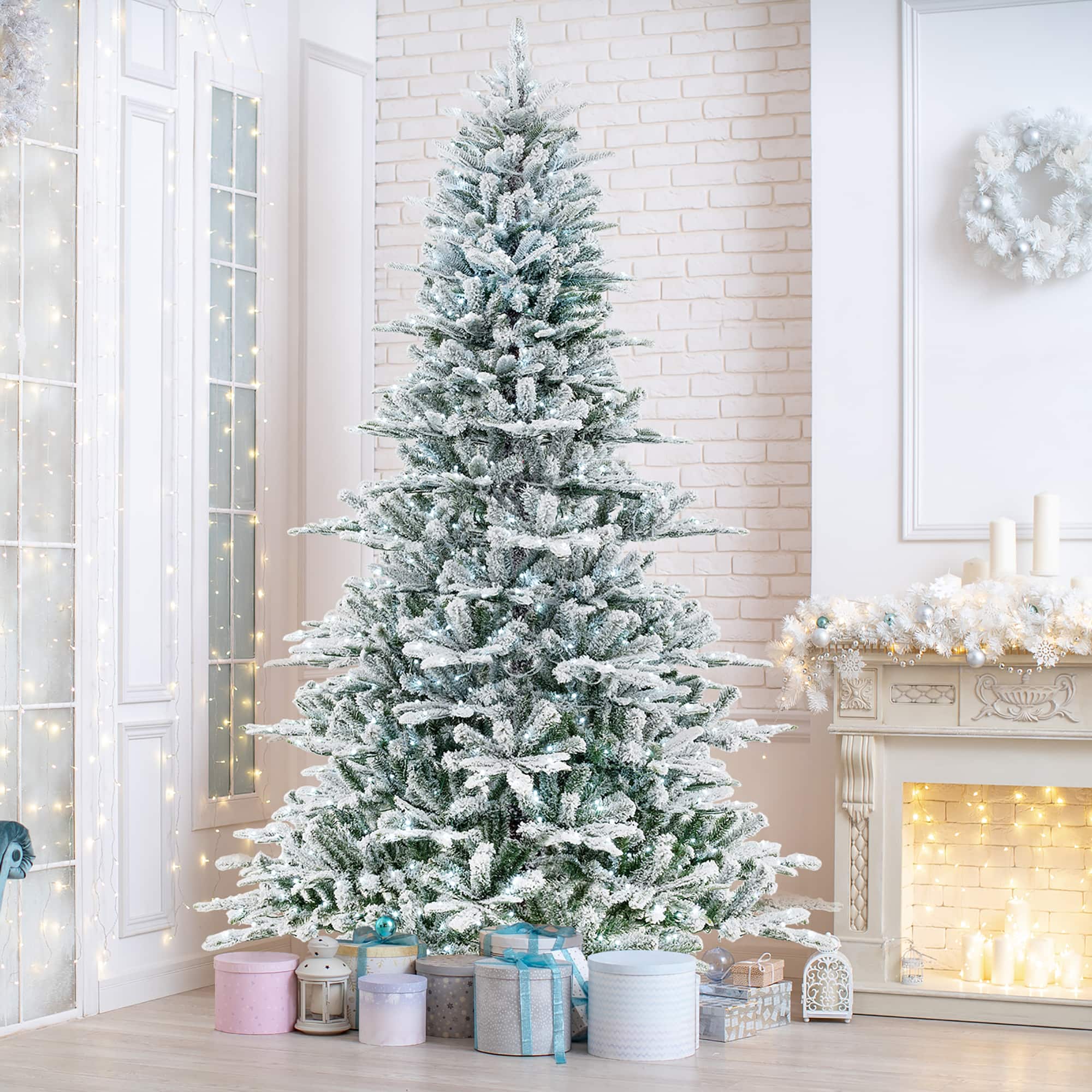 Gymax - 8 FT Snow Flocked Artificial Christmas Tree w/ 1447 PVC & PE Tips 800 LED Lights - Green, White