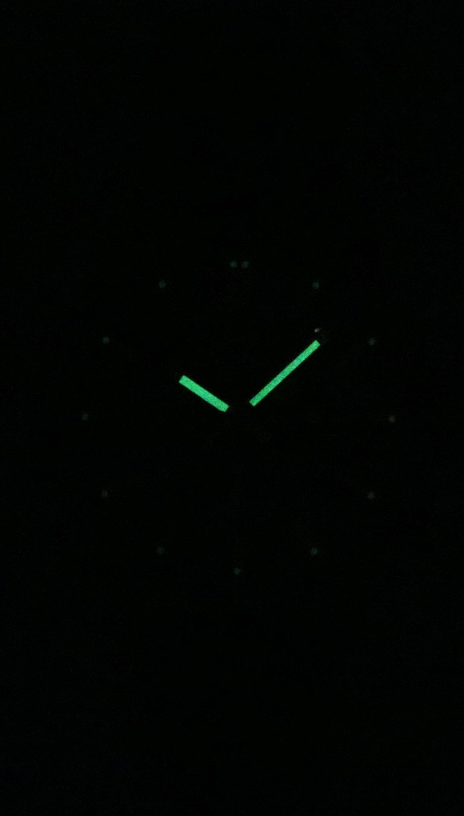 Angle. Casio - Edifice Analog Chronograph Leather Strap Green Dial Quartz EFR-575CL-3A 100M Men's Watch - Green.
