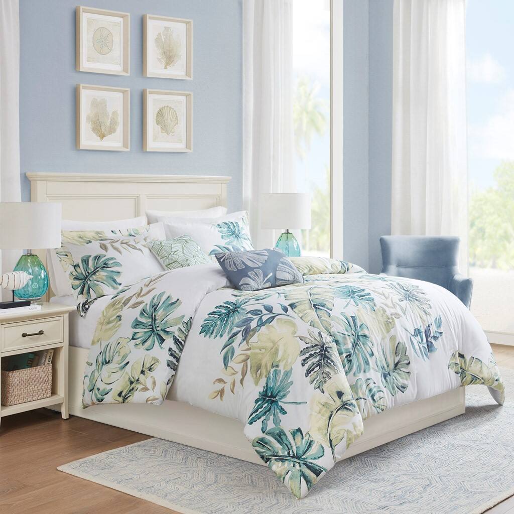 Alt View 1. Gracie Mills - Gracie Mills Cordell 5-Piece Cotton Printed Duvet Cover Set - White/Blue.