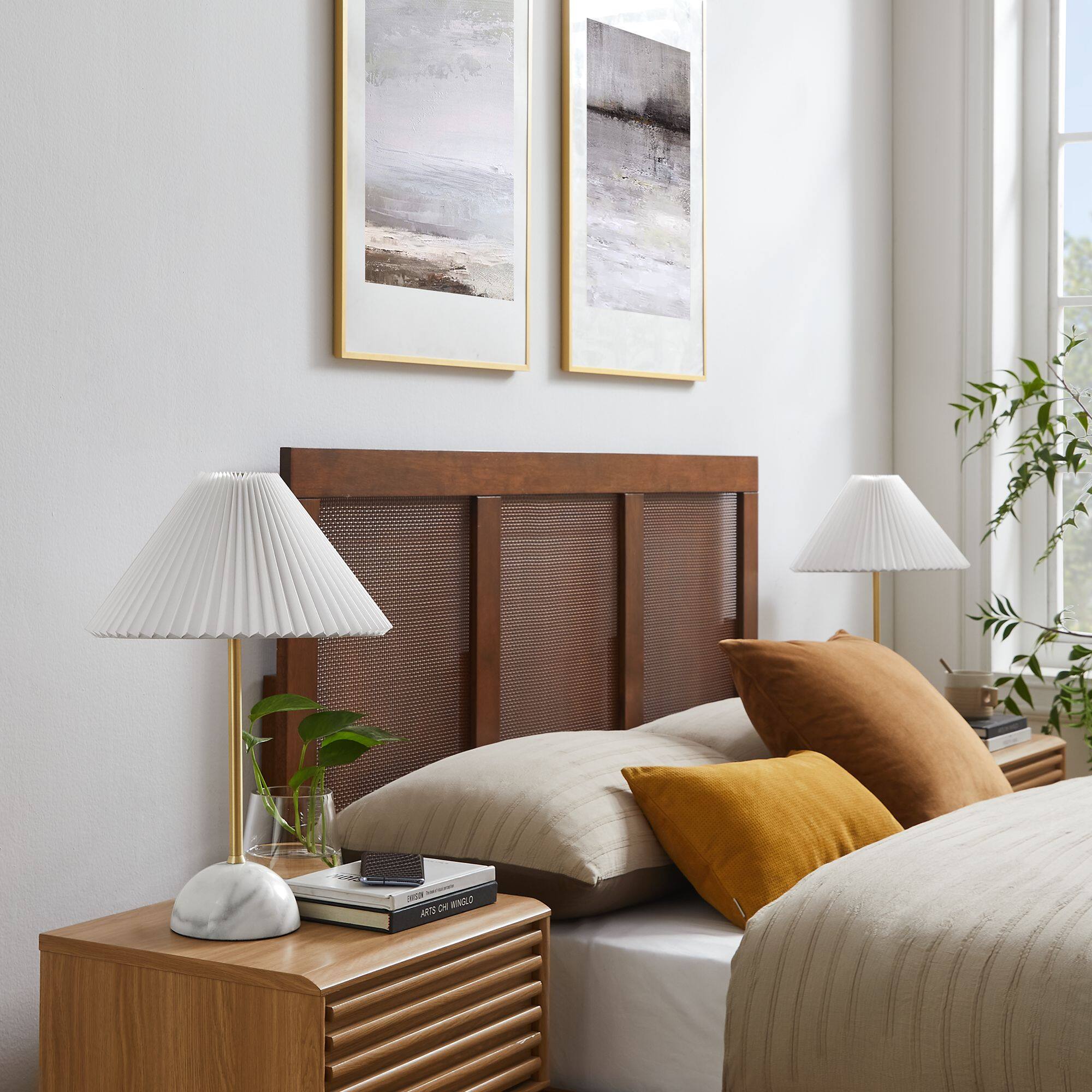 The text on the image reads:

"RINAD ARTS OWNDO"