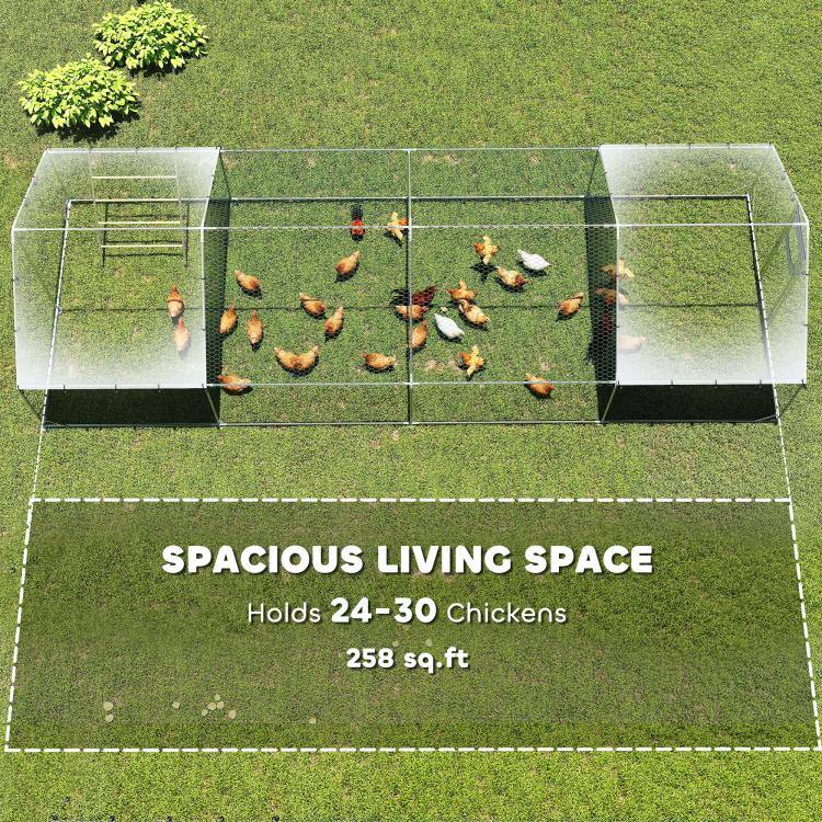 SPACIOUS LIVING SPACE  
Holds 24-30 Chickens  
258 sq.ft