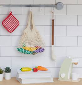 Teamson Kids - Little Chef Frankfurt 21-Piece Shopping Bag with Pretend Produce