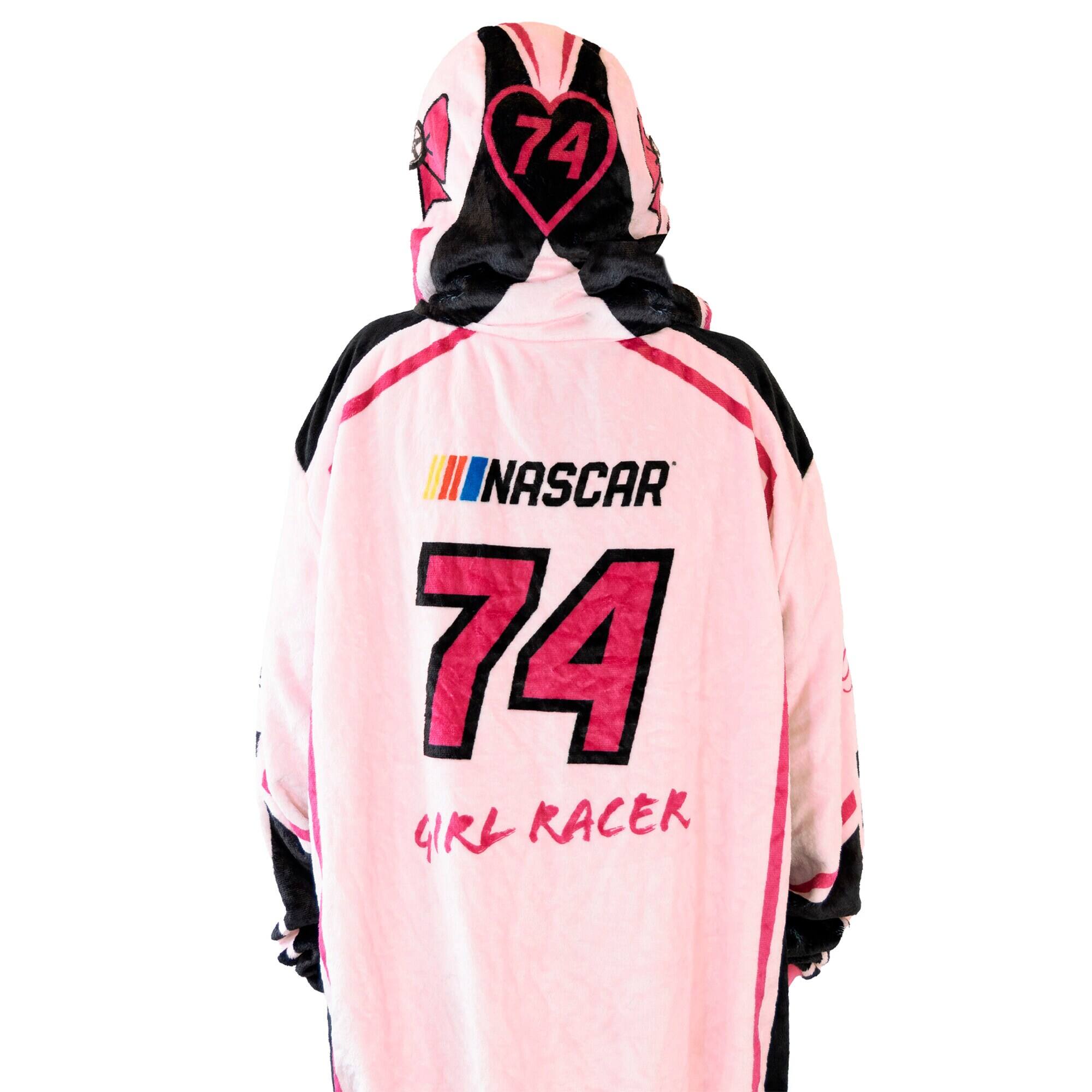 74  
NASCAR  
74  
GIRL RACER