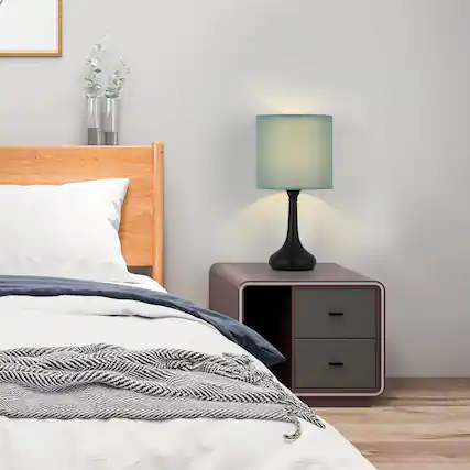 Front. Oumilen - Set of 2 Green Fabric Shade Table Lamps – Modern Black Metal Base Nightstand Lamps for Bedroom.