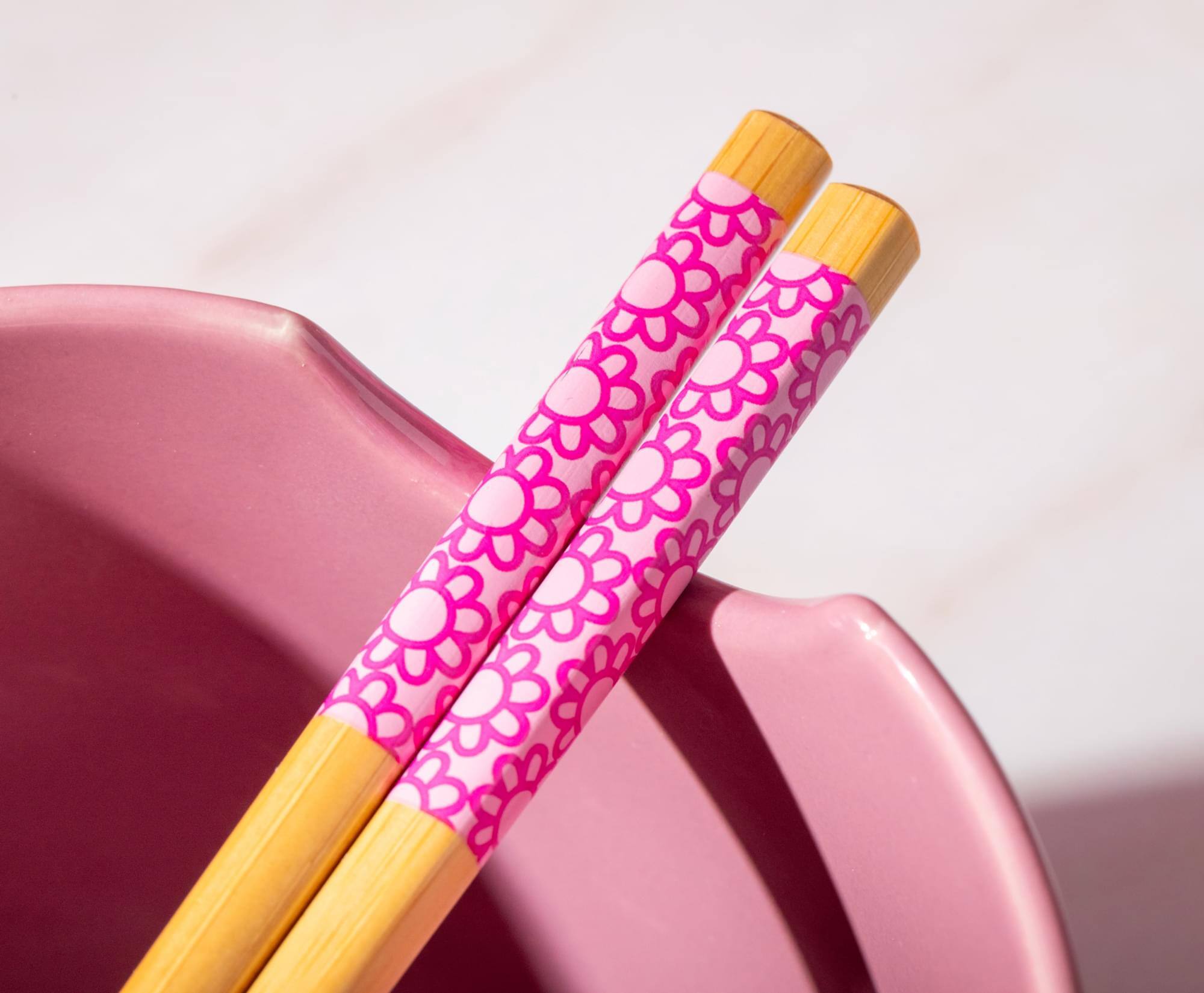 Alt View 4. Silver Buffalo - Sanrio Hello Kitty "Hello Sunshine" 20-Ounce Ramen Bowl and Chopstick Set - White.