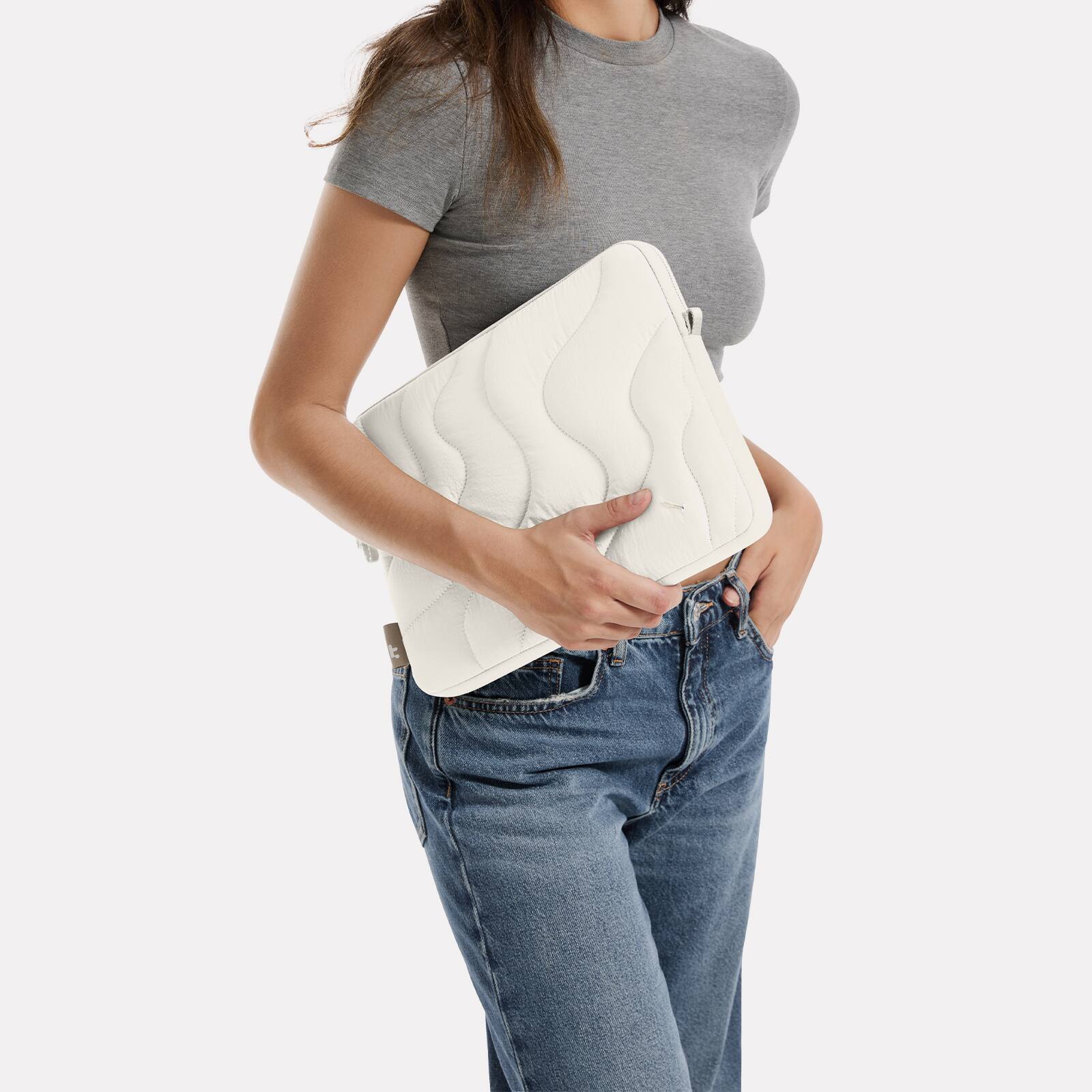 Alt View 5. tomtoc - Terra-A27 Puff Recycled Laptop Sleeve Bag Case for 16-inch MacBook Pro M4/M3/M2/M1 Pro/Max 2024-2019, Quilted Design - Snowberg.