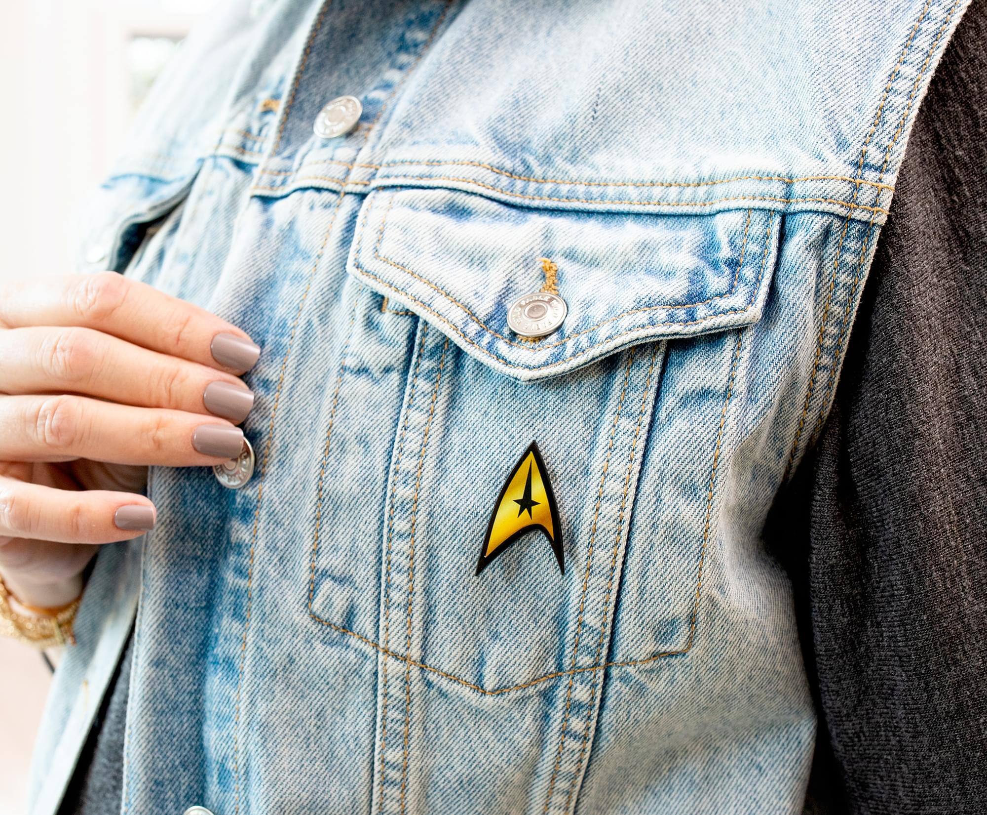 Alt View 4. Silver Buffalo - Star Trek: The Original Series Delta Starfleet Command Enamel Pin - Gold.