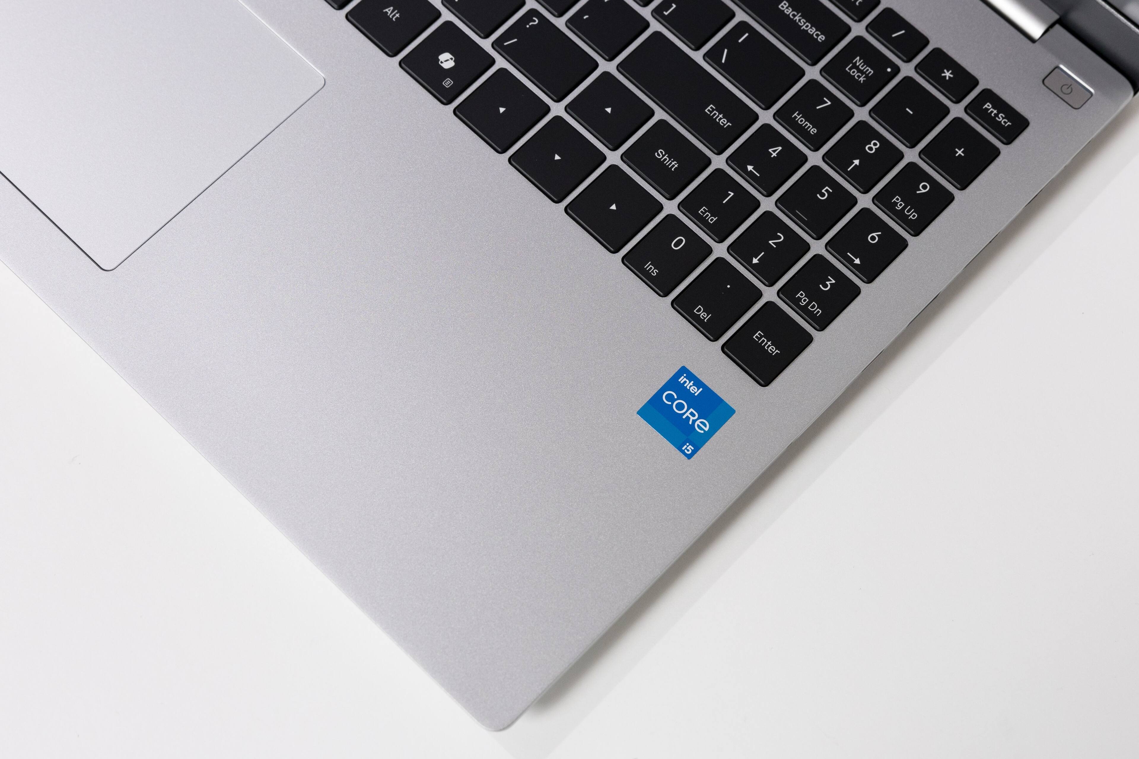 Alt / 4 Y I ete A ete J ] I Backspace / / Lock Num * 7 - Prt Scr Enter Home Prt Scr 4 8 + Shift + 1 1 5 9 Pg Up 0 2 6 t 1 Ins 3 Pg Del Dn Enter intel CORE i5