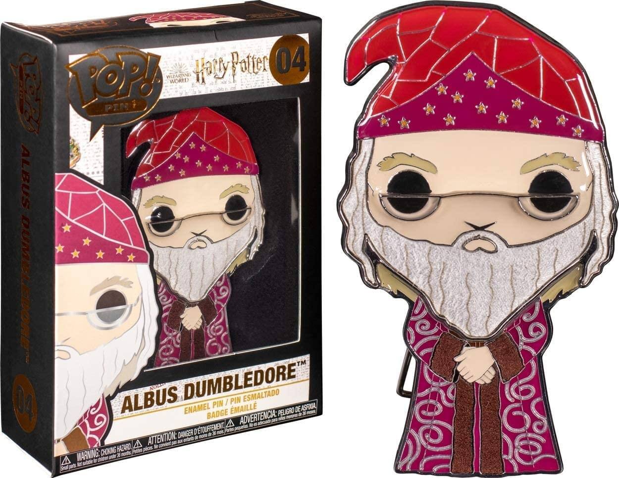 Harry Potter 04  
WIZARDING WORLD  
ALBUS DUMBLEDORE  
PIN / ENAMEL  
ADVERTENCIA: PEQUEÑAS PIEZAS  
DANGER: CHOKING HAZARD  
ATTENTION: PEU DE RISQUE DE SOUFFOCATION  
WARNING: CHOKING HAZARD  
ADVERTENCIA: PEQUEÑAS PIEZAS  
PEU DE RISQUE DE SOUFFOCATION  
PEU DE RISQUE DE SOUFFOCATION  
PEU DE RISQUE DE SOUFFOCATION  
PEU DE RISQUE DE SOUFFOCATION  
PEU DE RISQUE DE SOUFFOCATION  
PEU DE RISQUE DE SOUFFOCATION  
PEU DE RISQUE DE SOUFFOCATION  
PEU DE RISQUE DE SOUFFOCATION  
PEU DE RISQUE DE SOUFFOCATION  
PEU DE RISQUE DE SOUFFOCATION  
PEU DE RISQUE DE SOUFFOCATION  
PEU DE RISQUE DE SOUFFOCATION  
PEU DE RISQUE DE SOUFFOCATION  
PEU DE RISQUE DE SOUFFOCATION  
PEU