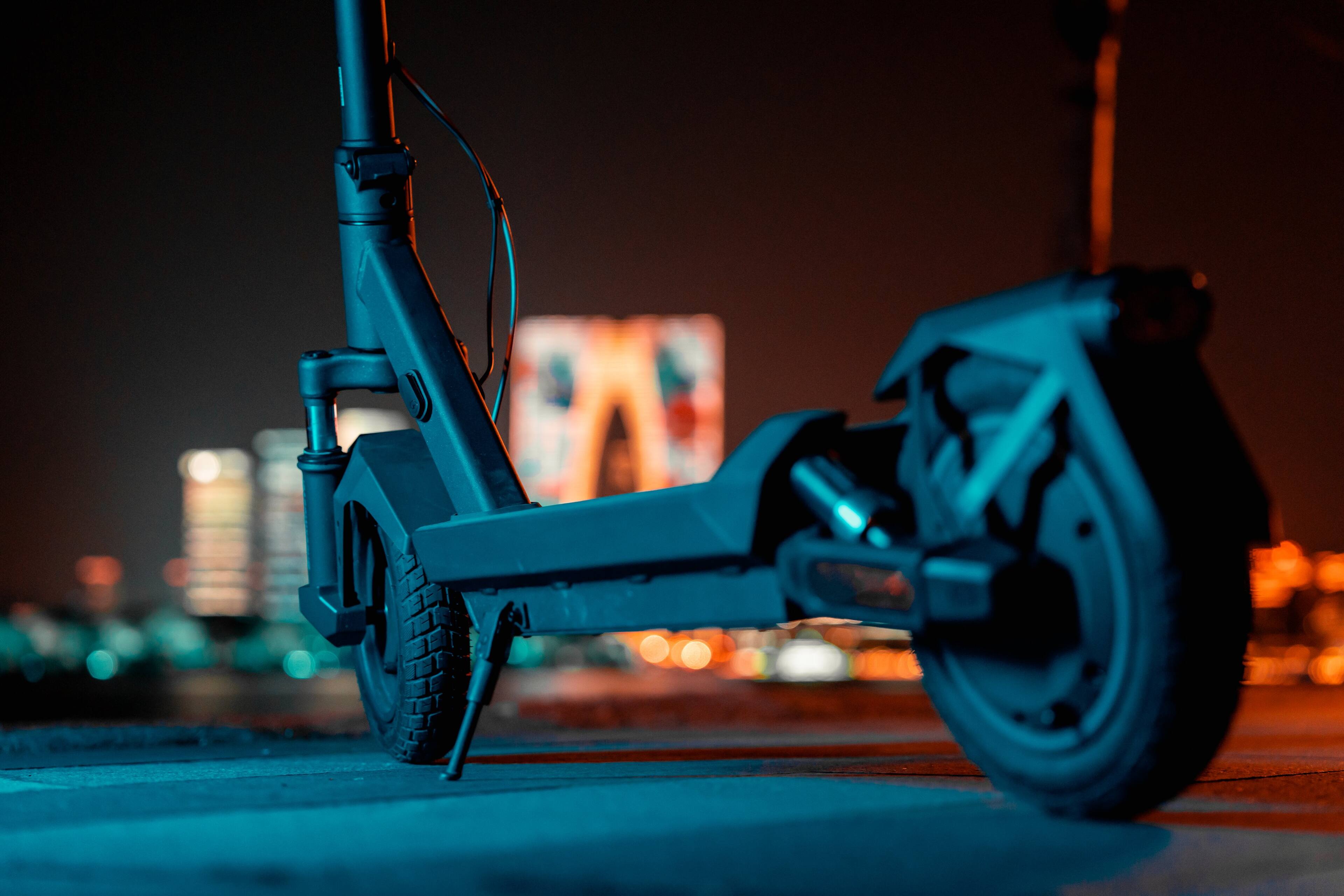 Alt View 34. NAVEE - ST3 Electric Scooter w/37.3 miles Max Operating Range & 24.9 mph Max Speed - Black.