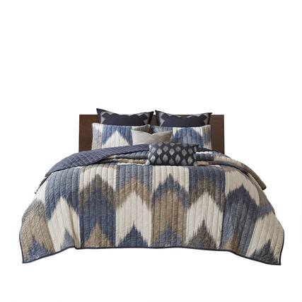 Front. Gracie Mills - Gracie Mills Heise 3-Piece Ikat Chevron Cotton Quilt Set - Navy.