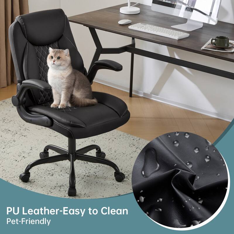 PU Leather-Easy to Clean  
Pet-Friendly