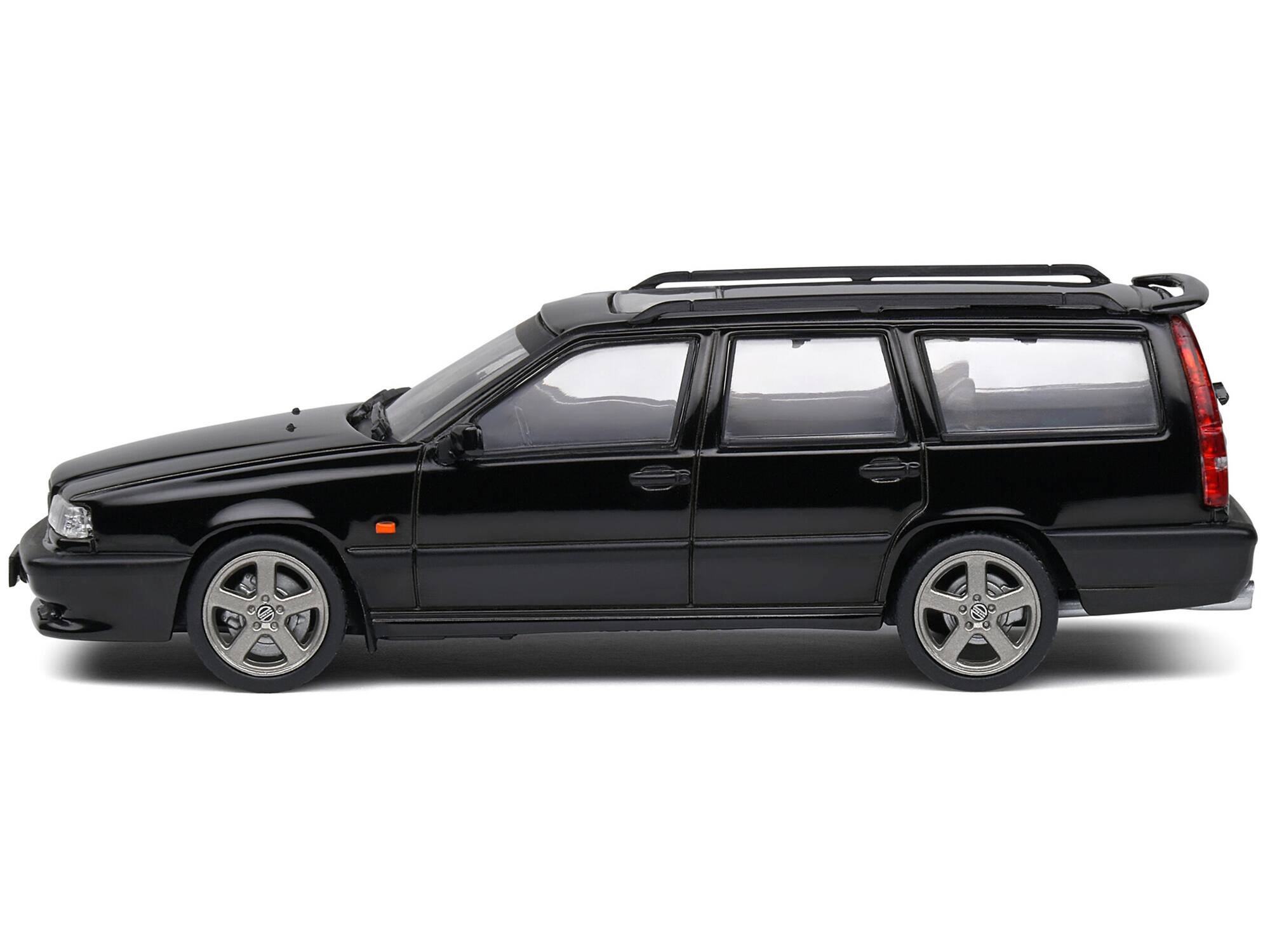 Angle. Solido - 1996 Volvo 850 T5-R Black 1/43 Diecast Model Car by Solido - Black.