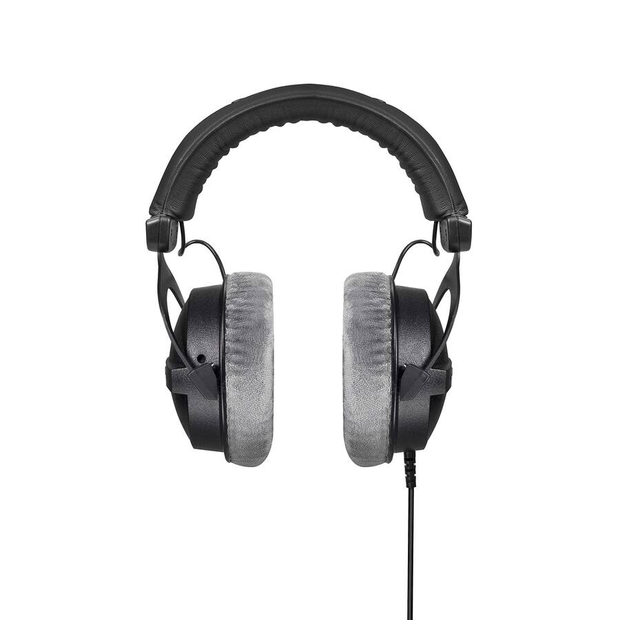 Beyerdynamic DT 770 PRO 80 Ohm Over Ear Studio Headphones Black Beyerdynamic DT 770 PRO 80 Ohm Over Ear Studio Headphones Black