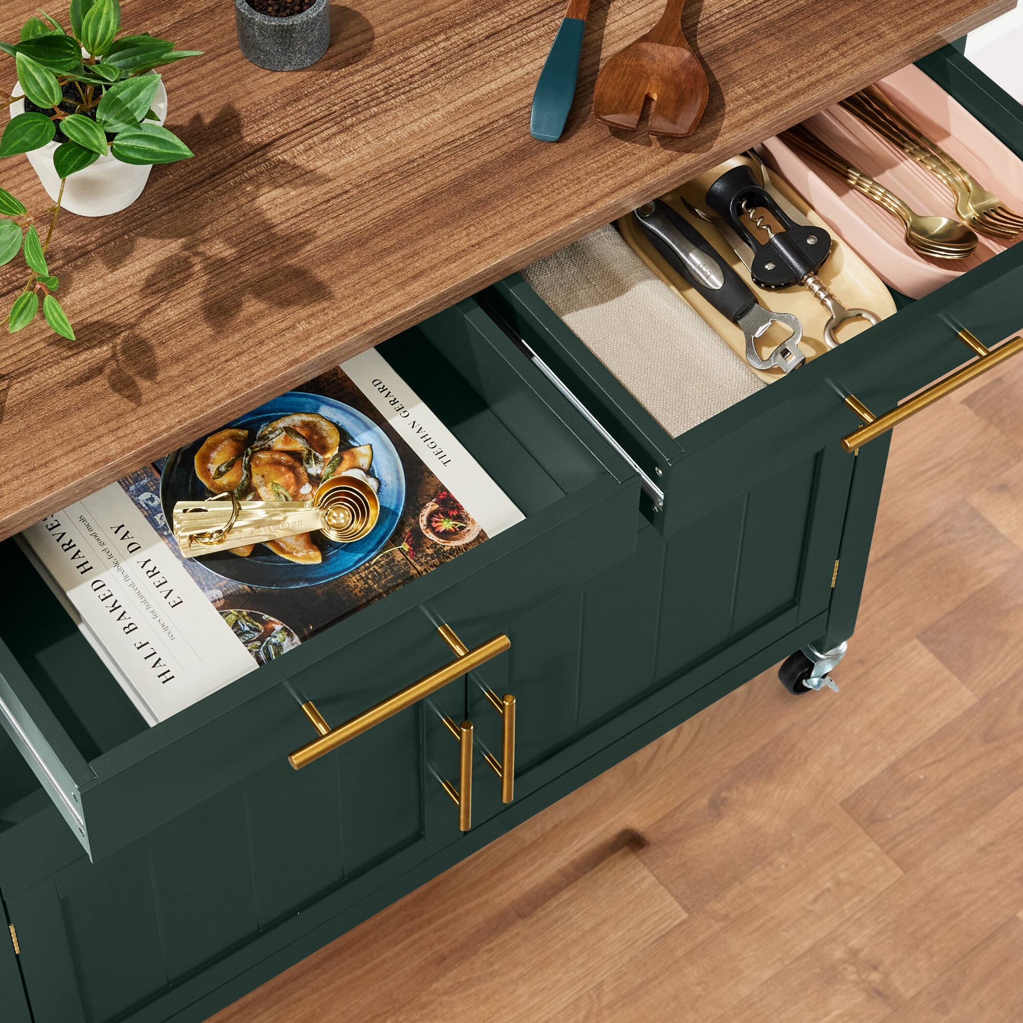 133E Vnthin_to_the HARVEY No DAY I a EVERY pe BAKED dotiaeal I  HALF  GERARD TIEGHAN

THE HARVEY BAKED EVERY DAY