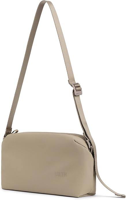 Angle. Urth - Urth Dolomite 5.1L Camera Sling (Sand).