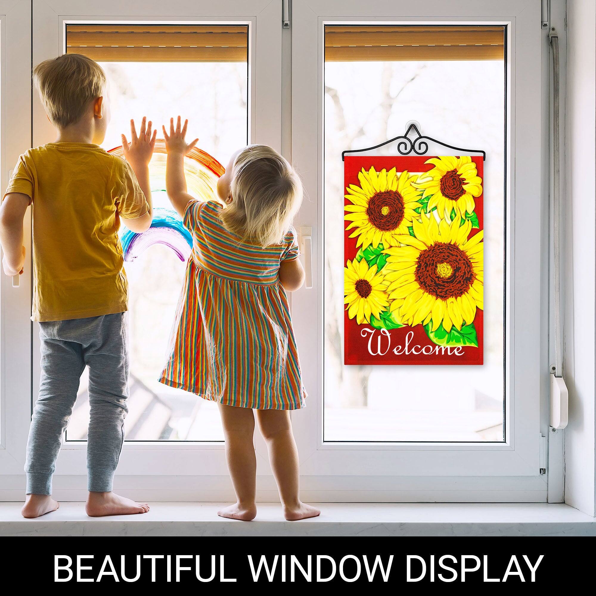 Welcome  
BEAUTIFUL WINDOW DISPLAY