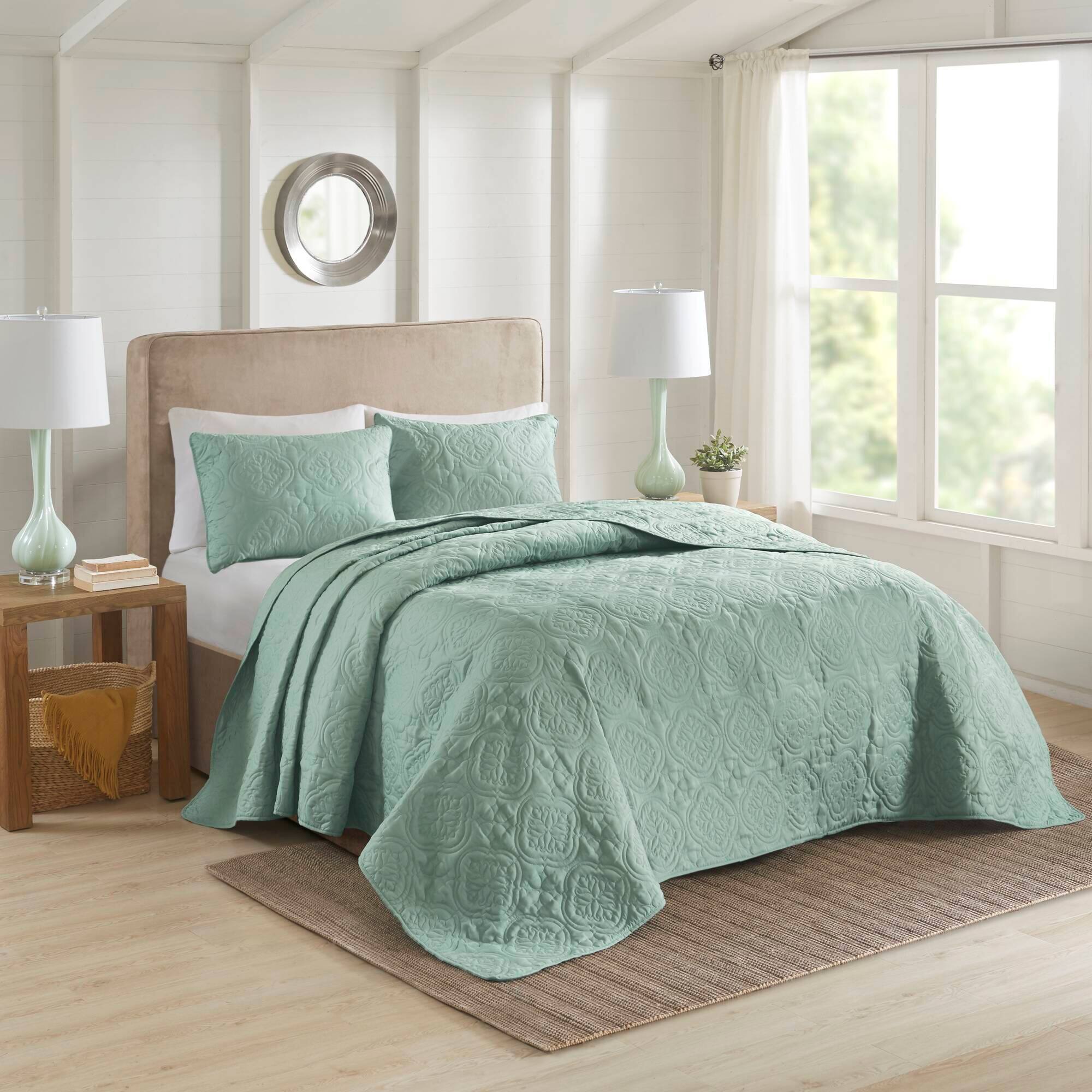 Alt View 1. Gracie Mills - Gracie Mills McCormick 3 Piece Reversible Bedspread Set - Seafoam.