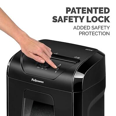 PATENTED SAFETY LOCK  
ADDED SAFETY PROTECTION  

Fellowes