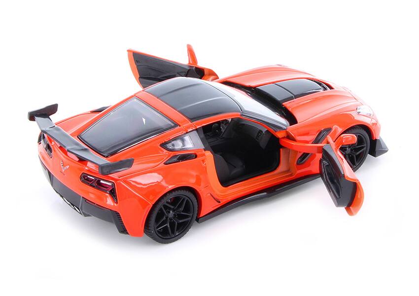 Alt View 2. Motormax - 2019 Chevrolet Corvette ZR1 Orange with Black Accents 1/24 Diecast Model Car by Motormax.