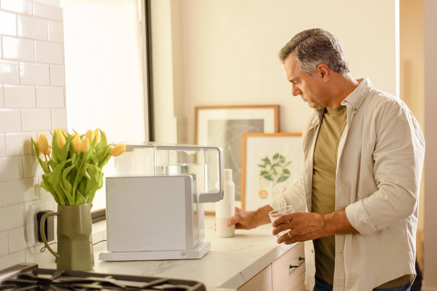 Alt View 1. AquaTru - AquaTru Classic Countertop Water Purifier Certified 4-Stage Reverse Osmosis System Removes 84 Contaminants - White.