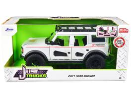 Jada - 2021 Ford Bronco Stripes and Roof Rack "Yokohama Tires" "Just Trucks" Series 1/24 - White With Red