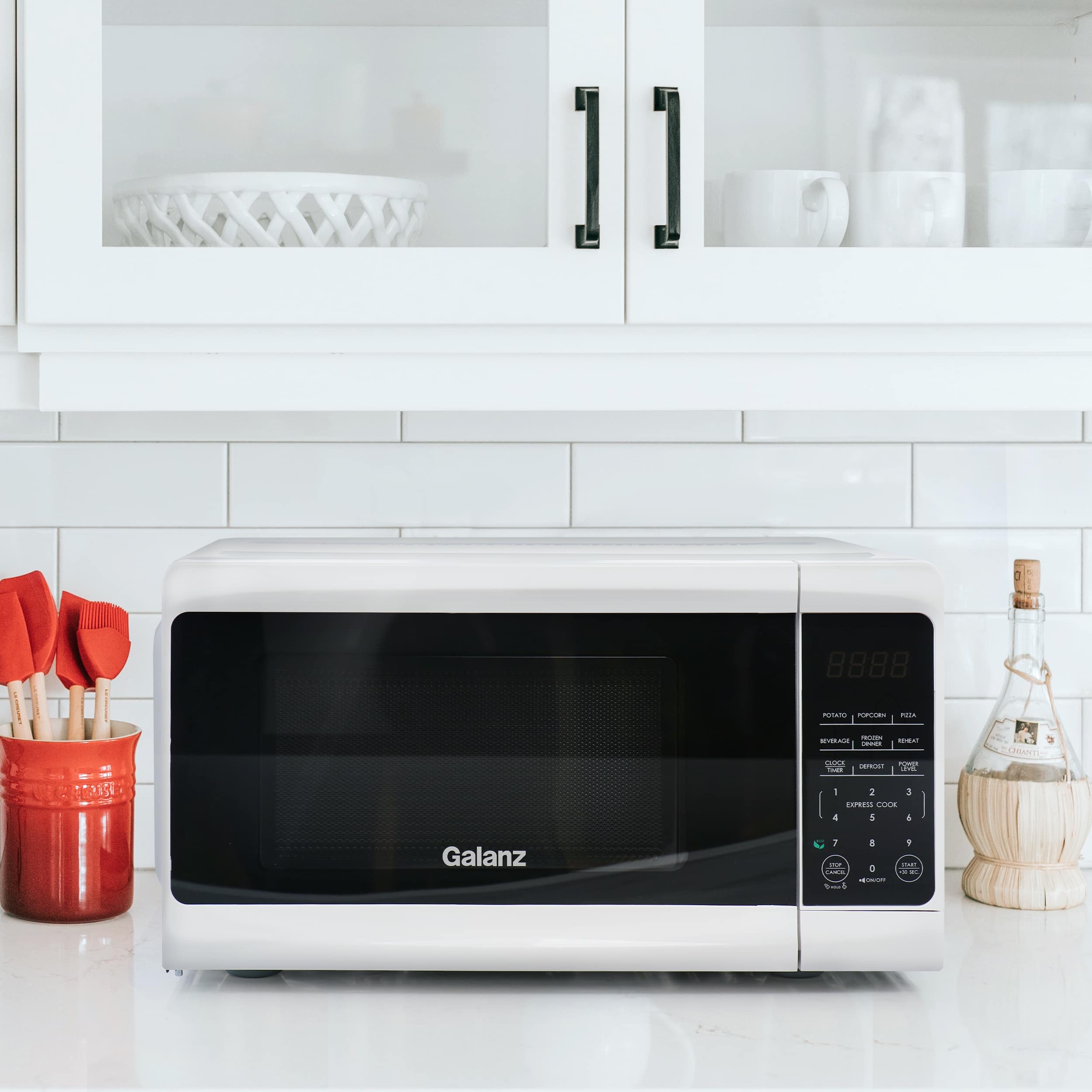 Galanz 単機能電子レンジ ホワイト Galanz 0.7 cu ft 700W Countertop Microwave Oven with One Touch