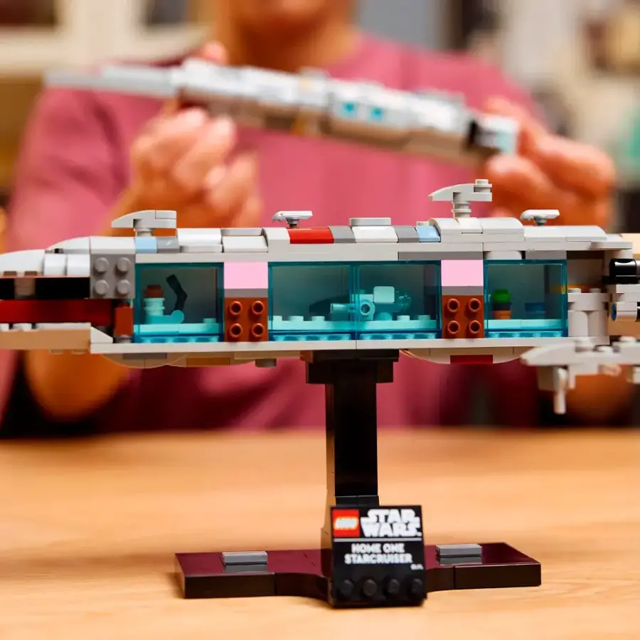 The text on the image reads "STAR WARS HOME ONE STARCRUISER."