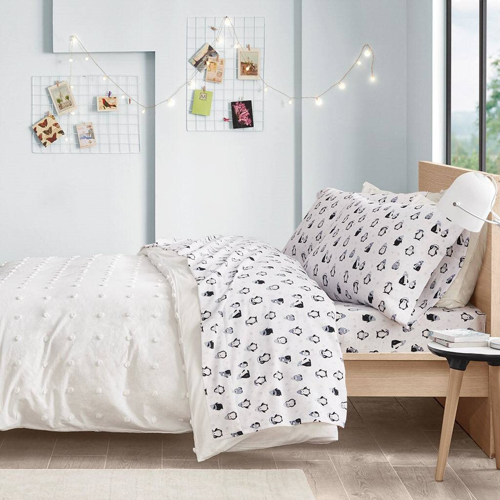 Alt View 3. Gracie Mills - Gracie Mills Atticus Cotton Flannel Printed Sheet Set - Blue Penguins.