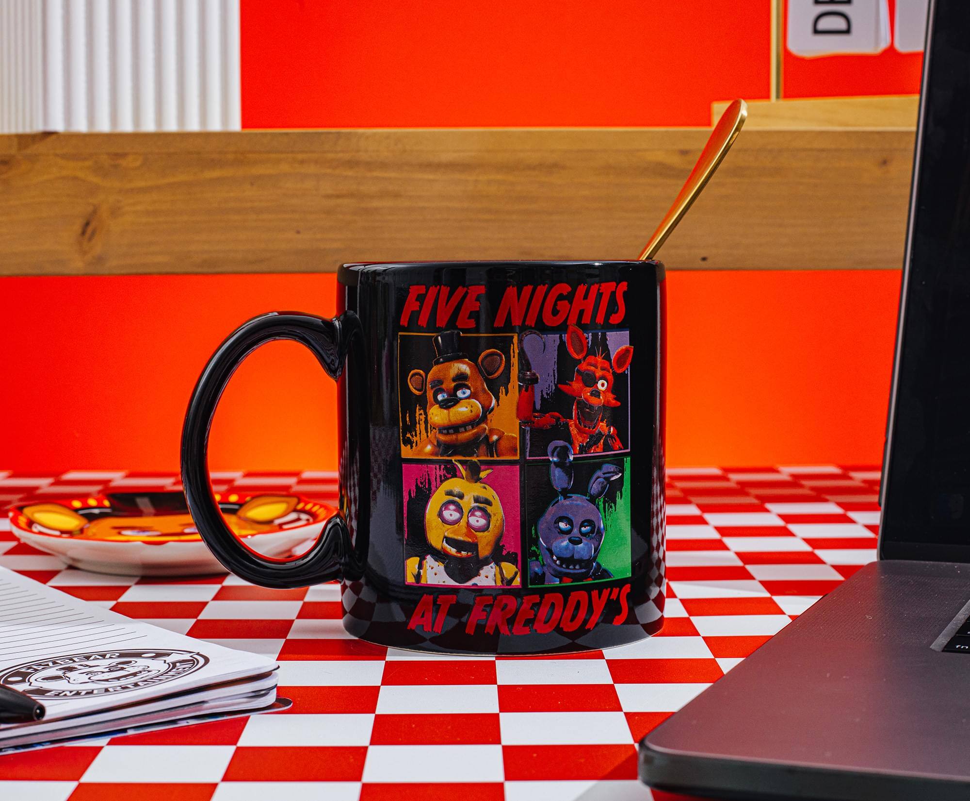 FIVE NIGHTS AT FREDDY'S