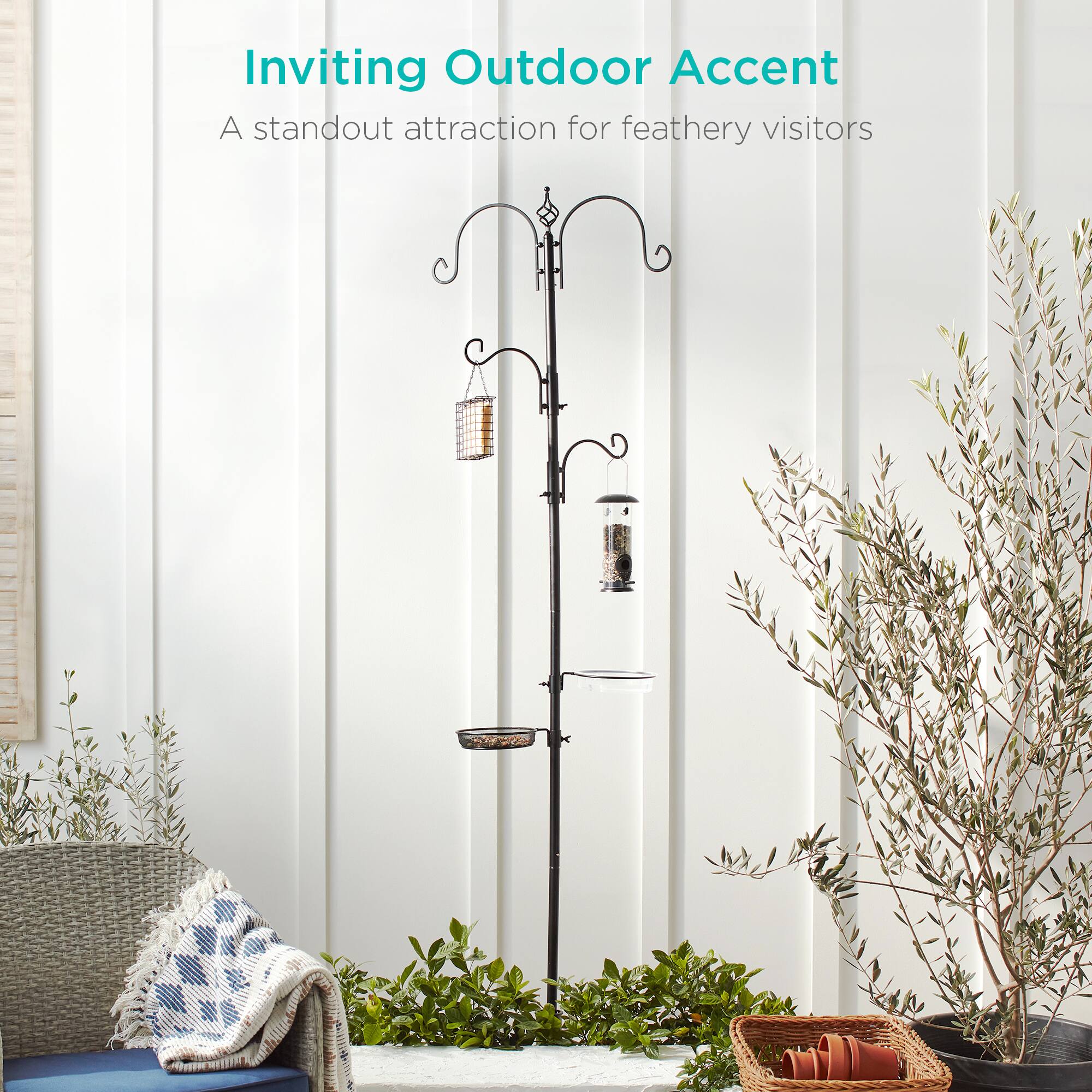 Inviting Outdoor Accent  
A standout attraction for feathery visitors