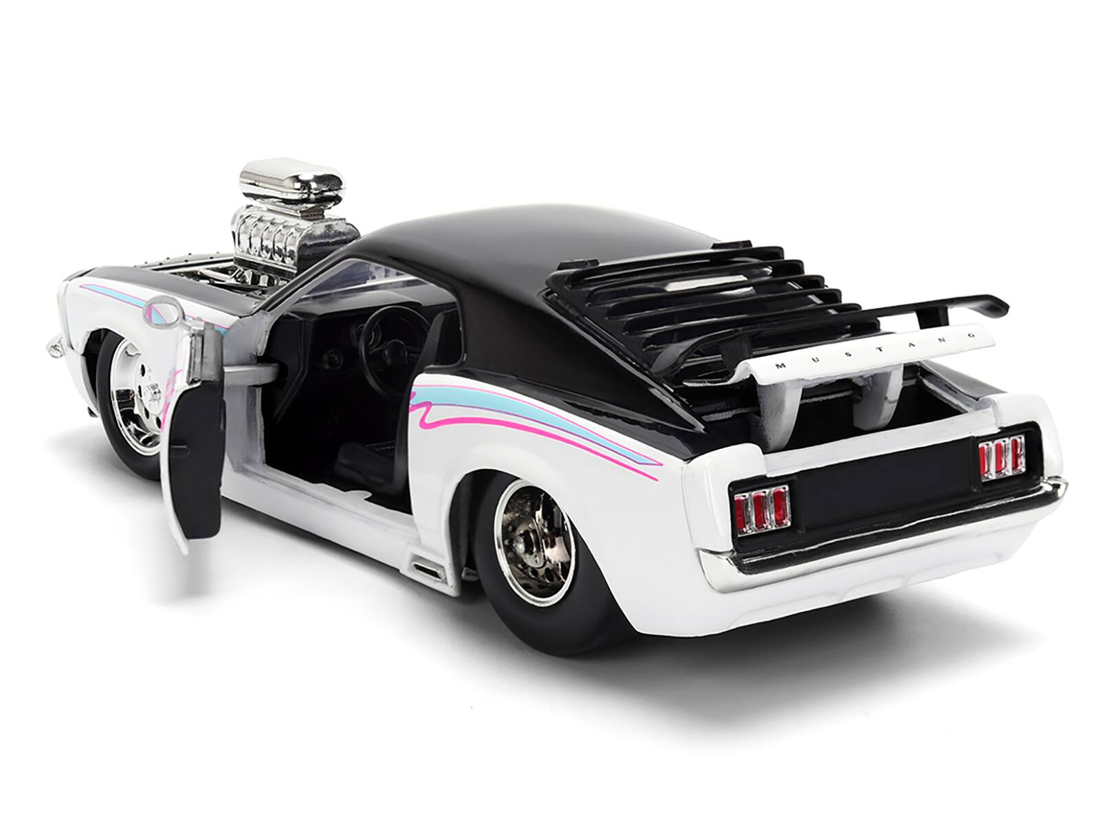 C - 7 MUSTANG 1 % V 8